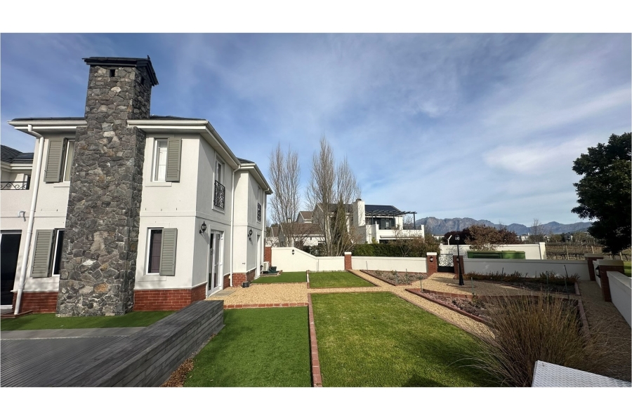 To Let 4 Bedroom Property for Rent in Val De Vie Estate Western Cape